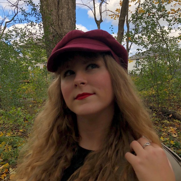 Meet your Posher, Emma - Picture 1 of 1